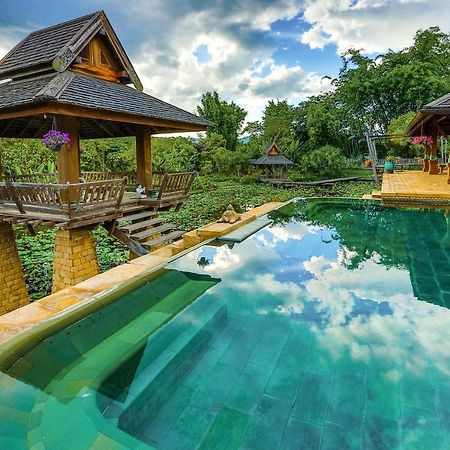 Howie'S Homestay Mae Rim Exterior photo