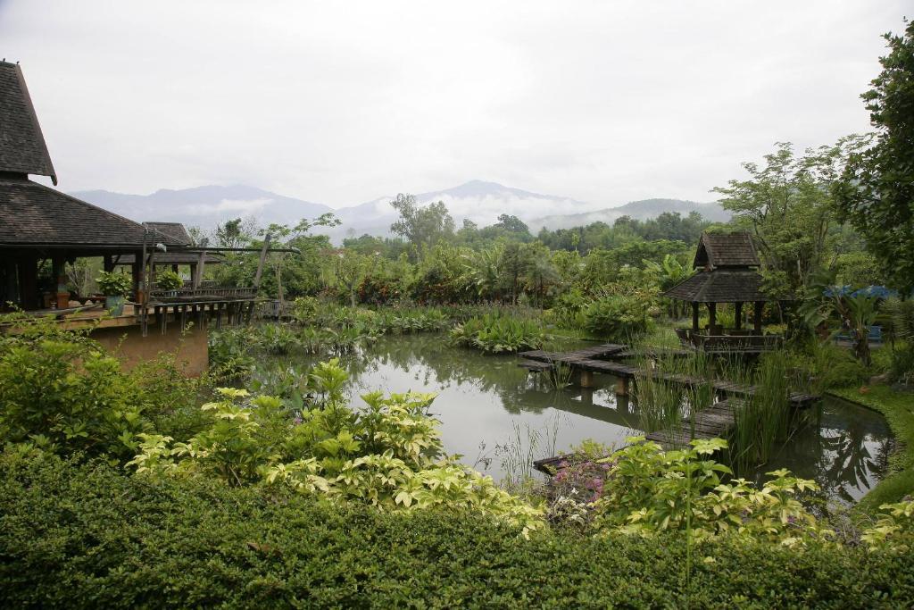 Howie'S Homestay Mae Rim Exterior photo