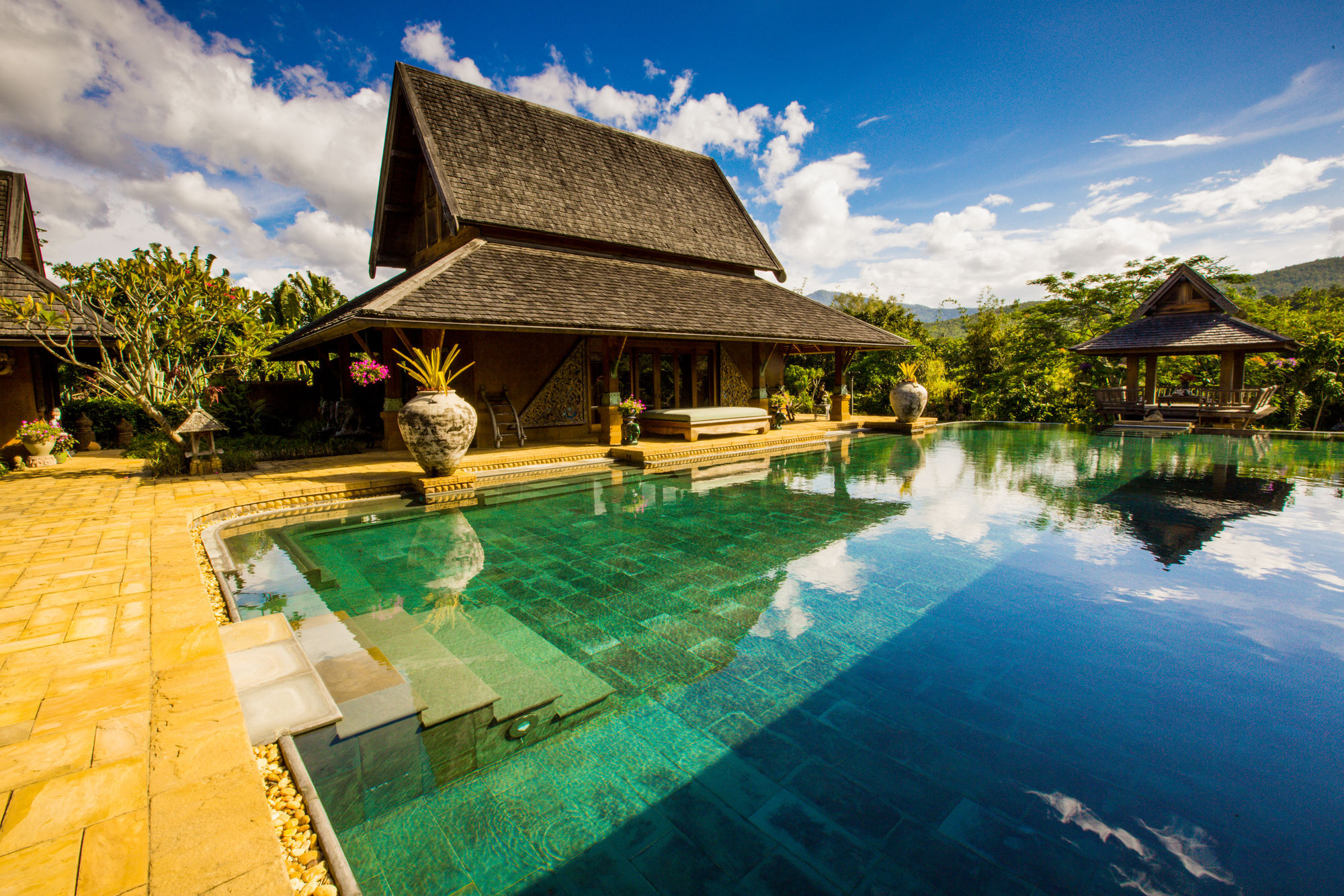 Howie'S Homestay Mae Rim Exterior photo